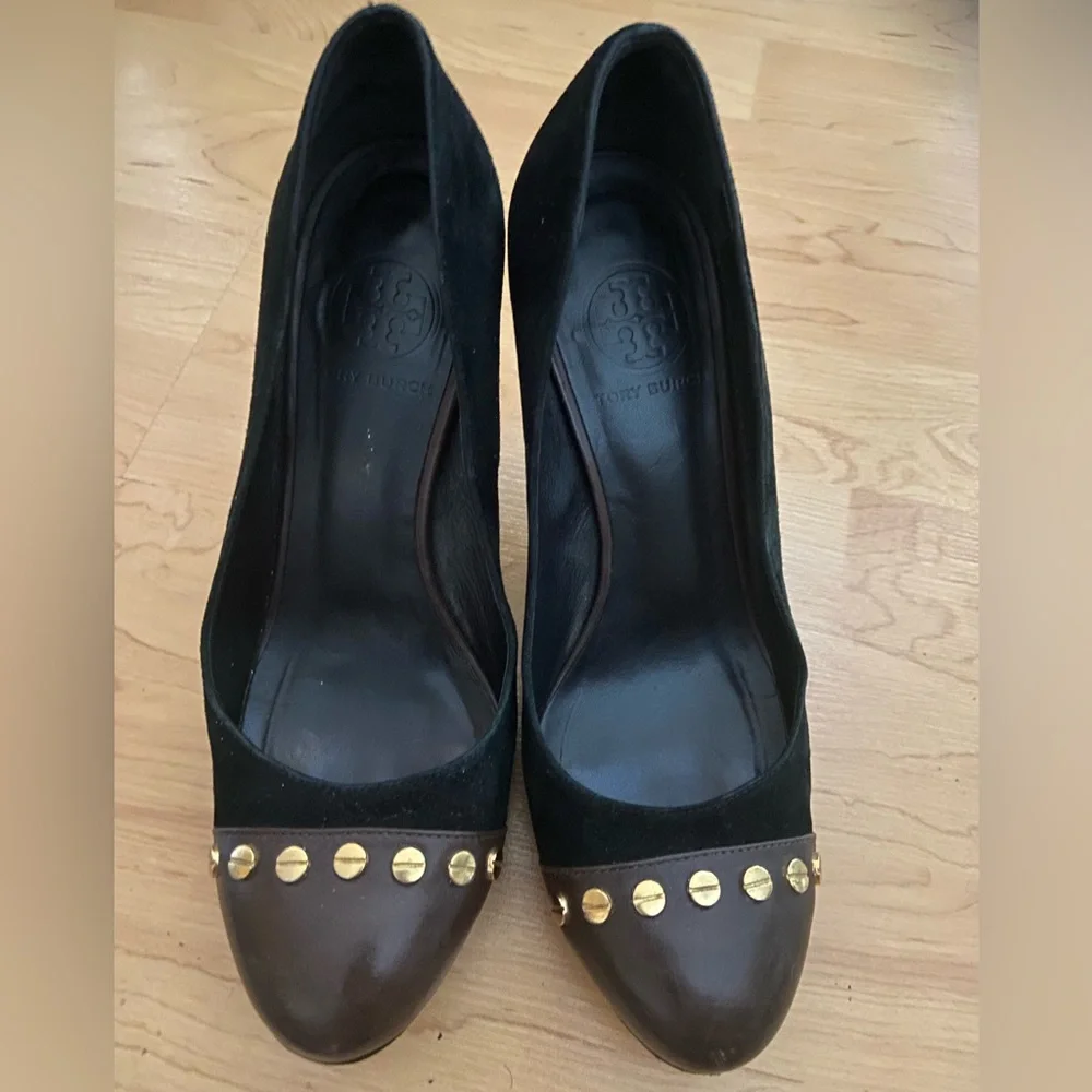 Tory Burch Black Suede Pump with Brown Leather Studded Toe size 8M